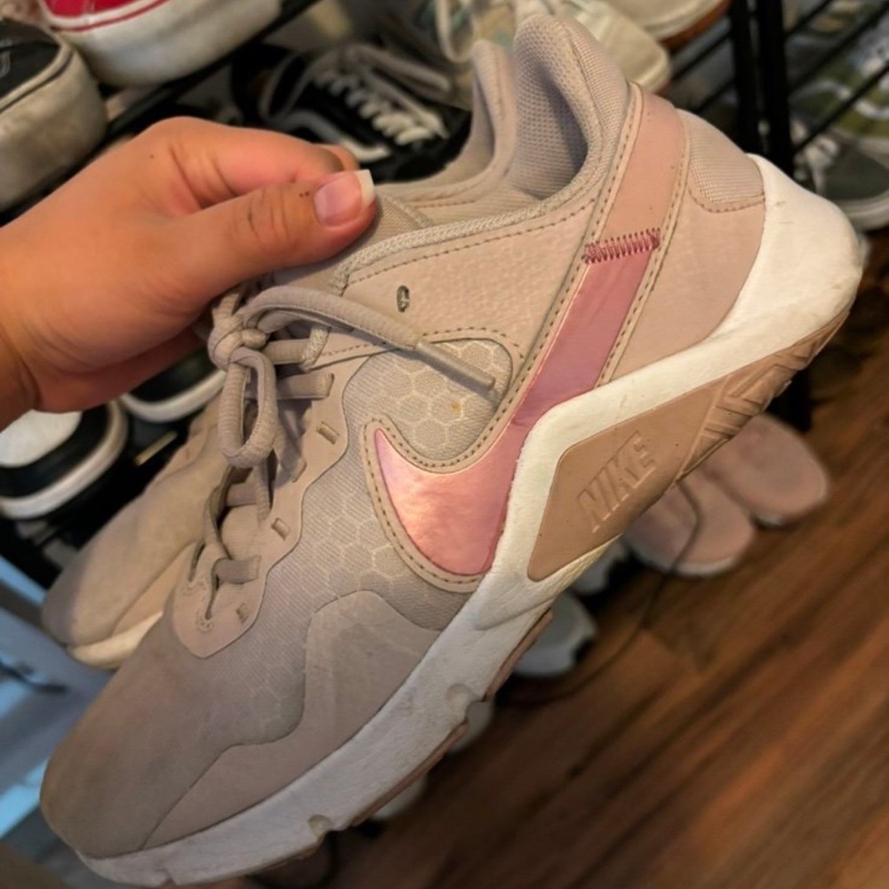 Women’s pink Nike shoes size 8.5
